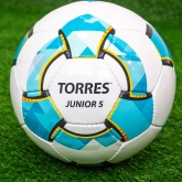 Мяч футбольный TORRES Junior-5 цв.белый голубой серый р.5